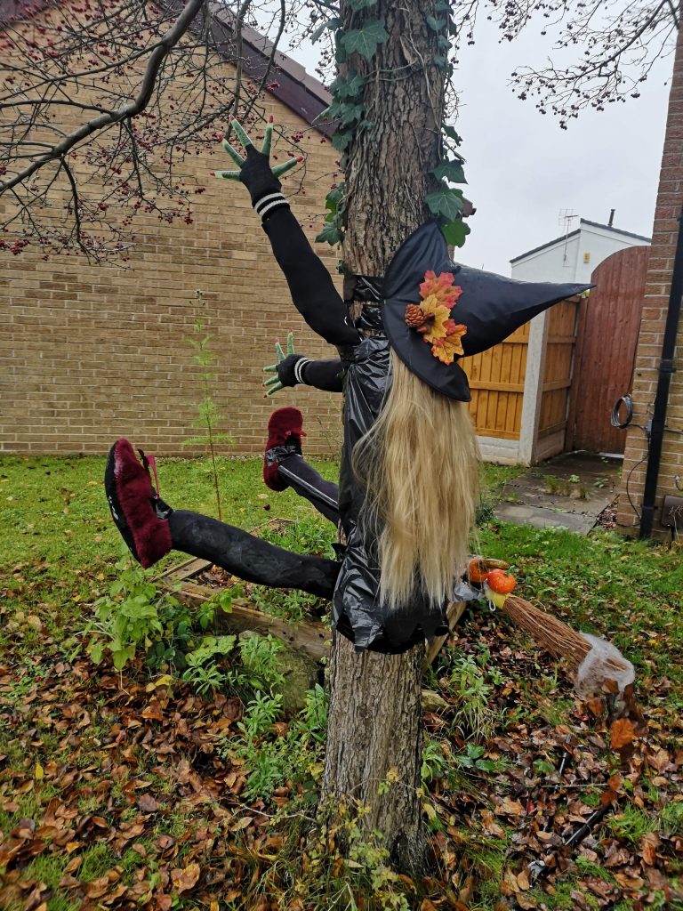 witch on the tree xxx tube picture